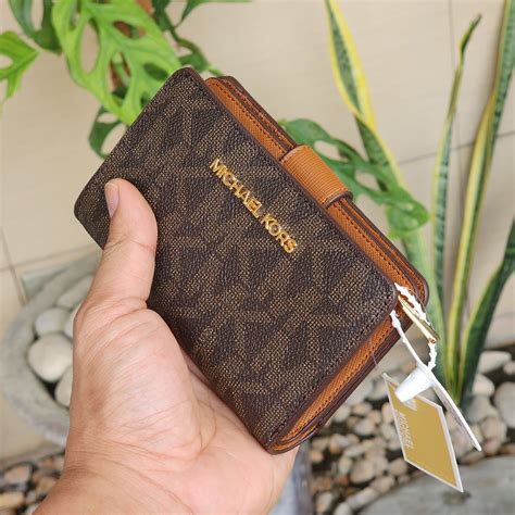 michael kors wallet authenticity